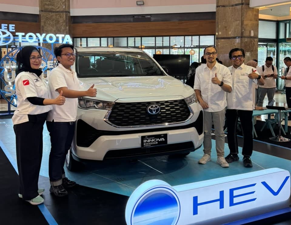 Agung Toyota Perkenalkan T Intouch With Toyota Emote Pada New Innova Zenix Di Pekanbaru