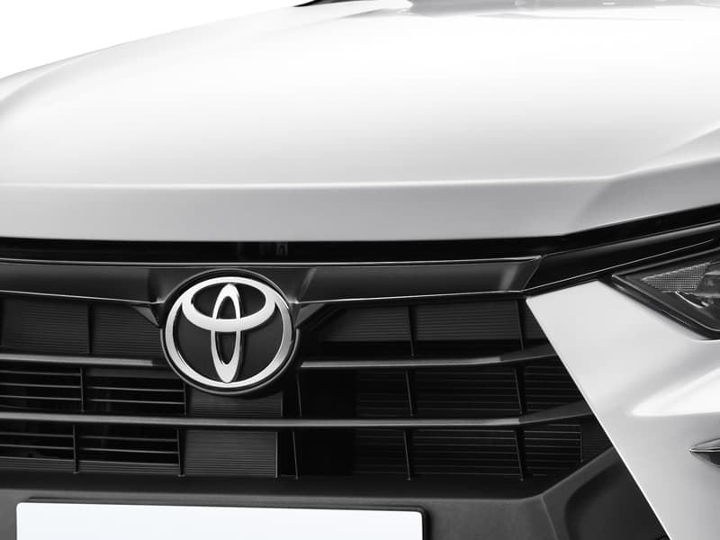 Sleek Upper Grille