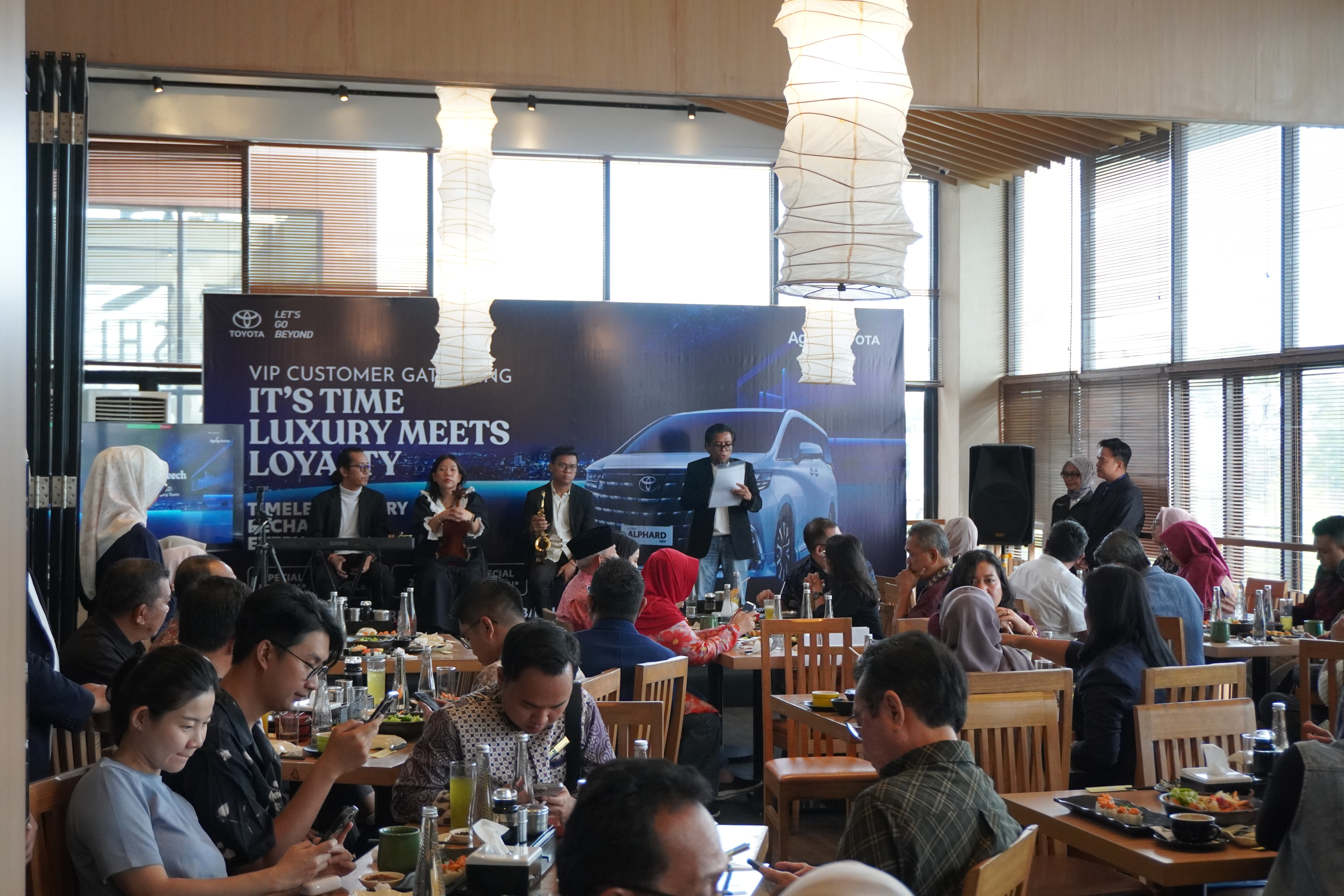 Hadirkan Pengalaman Luxury untuk Pelanggan Setia Agung Toyota Riau Gelar Gathering All New Alphard